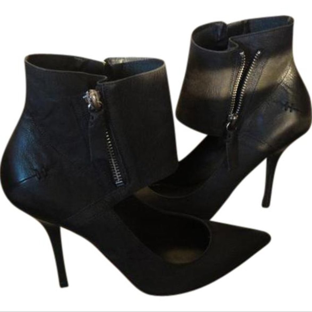 Trendy Vera Wang Lavender Label Heels